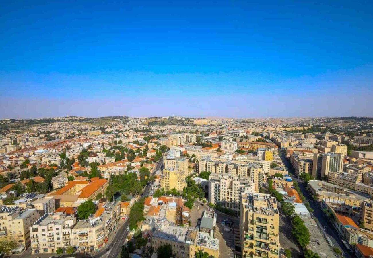 Apartment in Jerusalem - Stunning Jerusalem Apartment w/ Temple MountViews